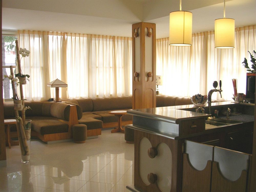 Hotel Escorial تّشيرفييا المظهر الخارجي الصورة